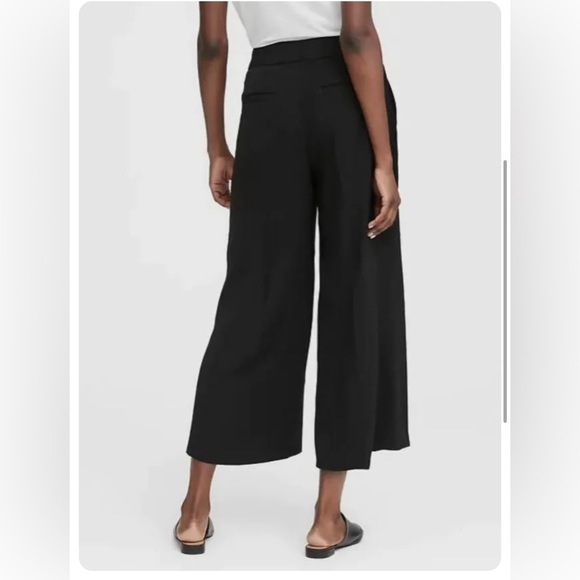 Banana Republic High-Rise Wide-Leg Cropped Pant - Picture 2 of 5